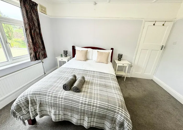 Bright Near Southmead Homestay *