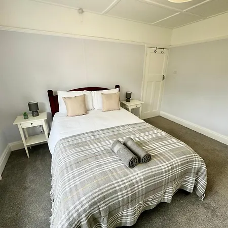 Проживання в сім'ї Bright Near Southmead Бристоль